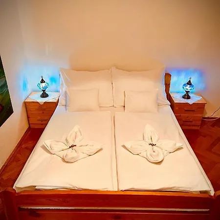 Green Apartman דירה